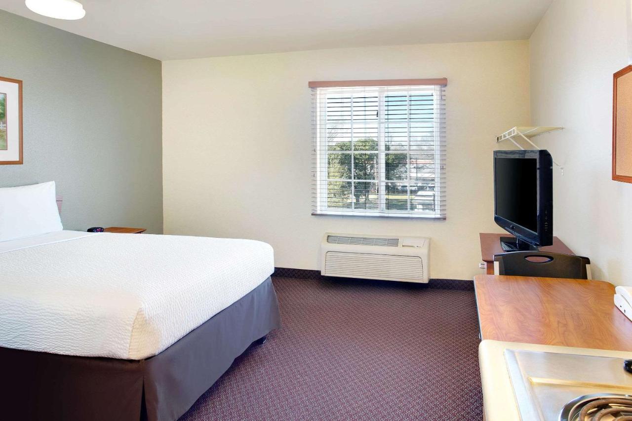 Woodspring Suites Baton Rouge Airline Highway Экстерьер фото
