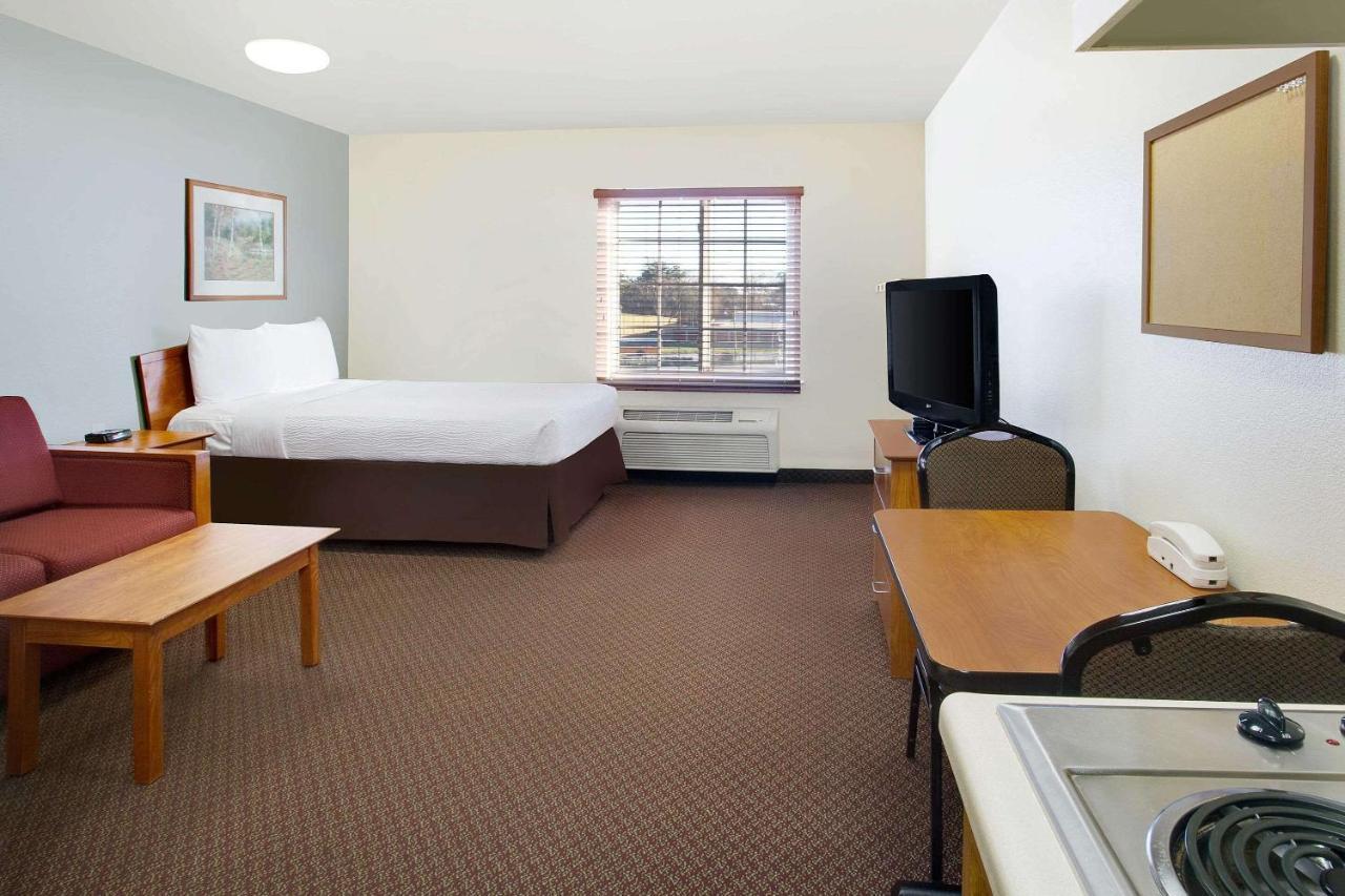 Woodspring Suites Baton Rouge Airline Highway Экстерьер фото